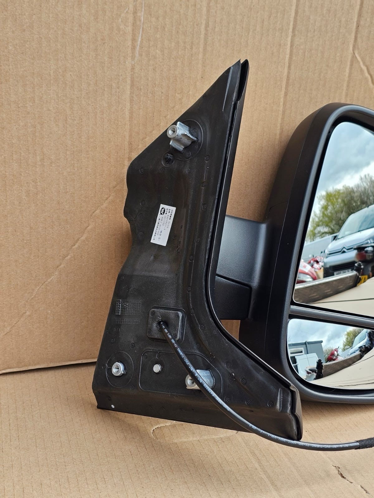 Genuine Door Mirror Electric R/H  Maxus Deliver 9 Driver  Side