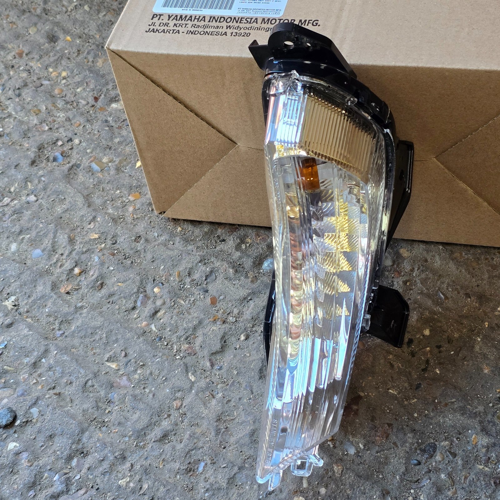 Genuine Yamaha XMAX 300 Front Right Indicator - B74-H3320-01