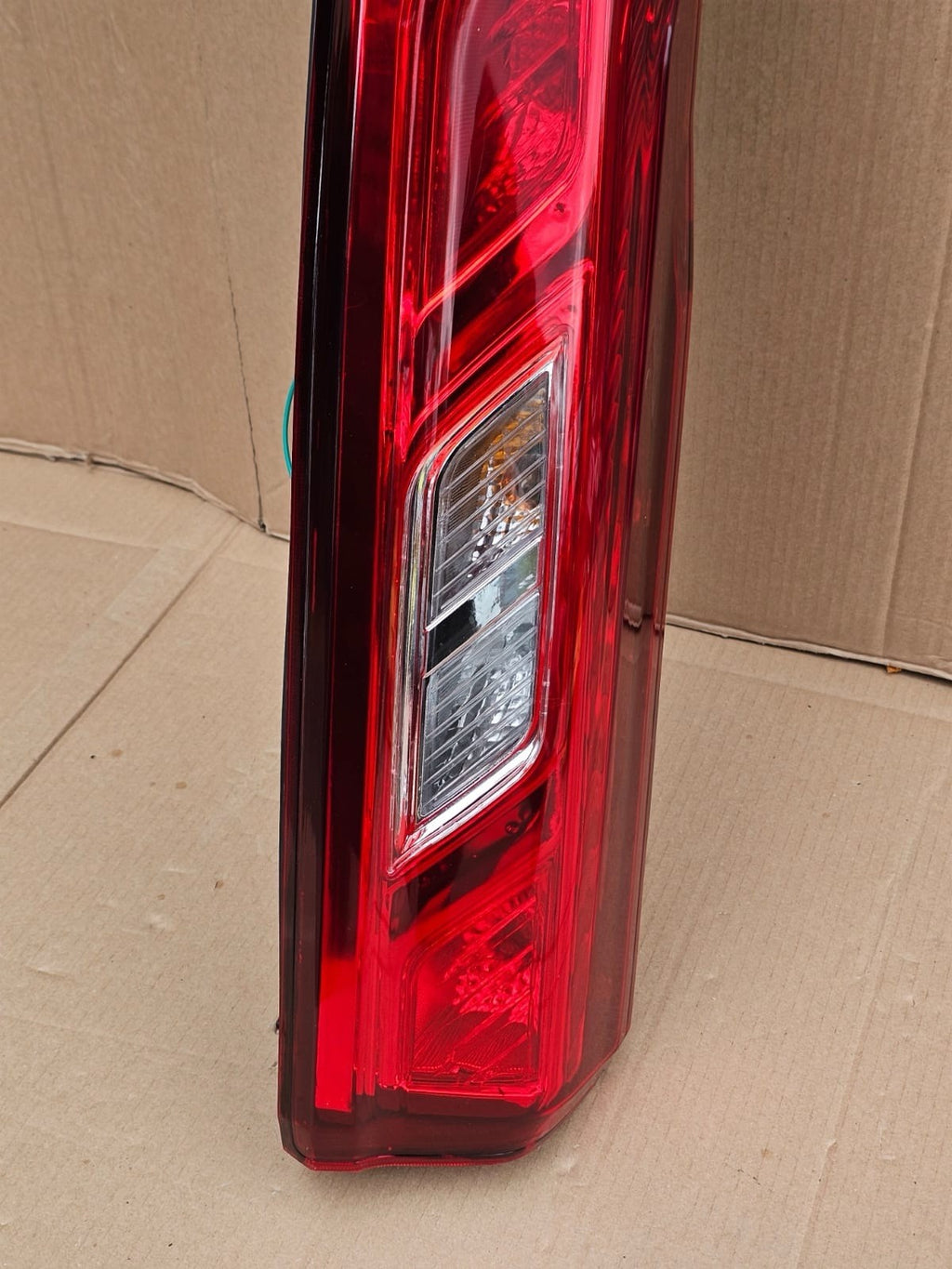 MAXUS DELIVER 9 2019 ON REAR LIGHT WITH BULBS DRIVER SIDE RIGHT C00229320