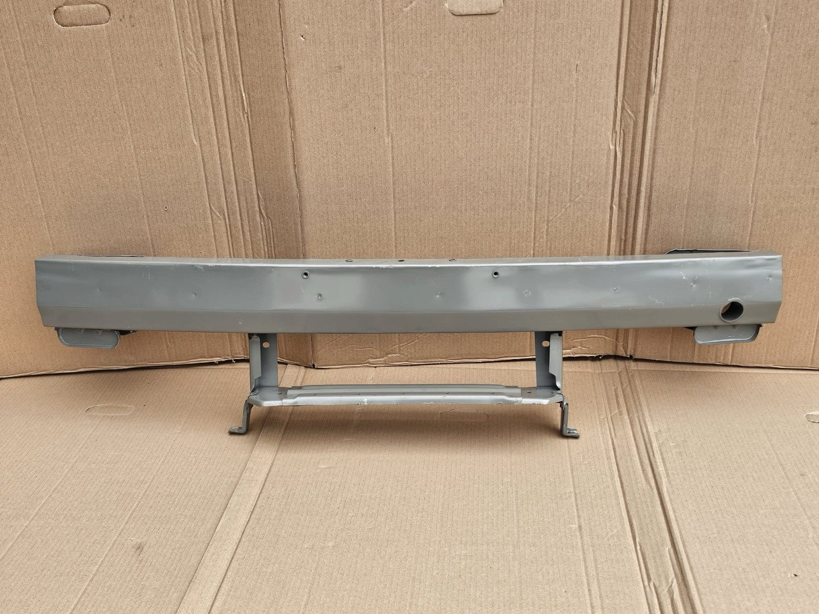 MAXUS DELIVER 9 FRONT BUMPER REINFORCEMENT CRASH BAR 2020-2025 High Quality