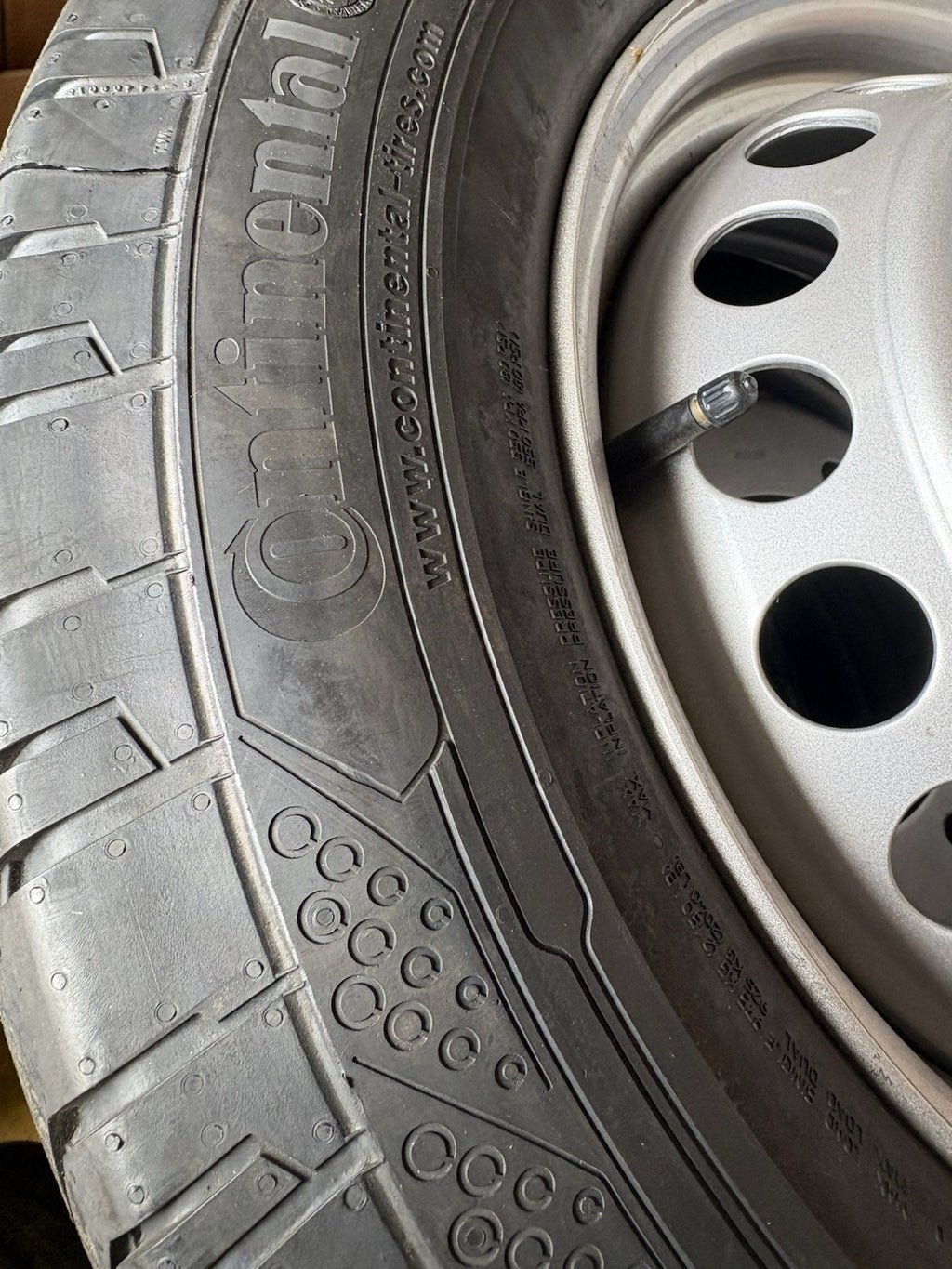Mercedes Sprinter Wheel & Tyre Continental 195/75/R16 C Twin Wheel W907 910 New