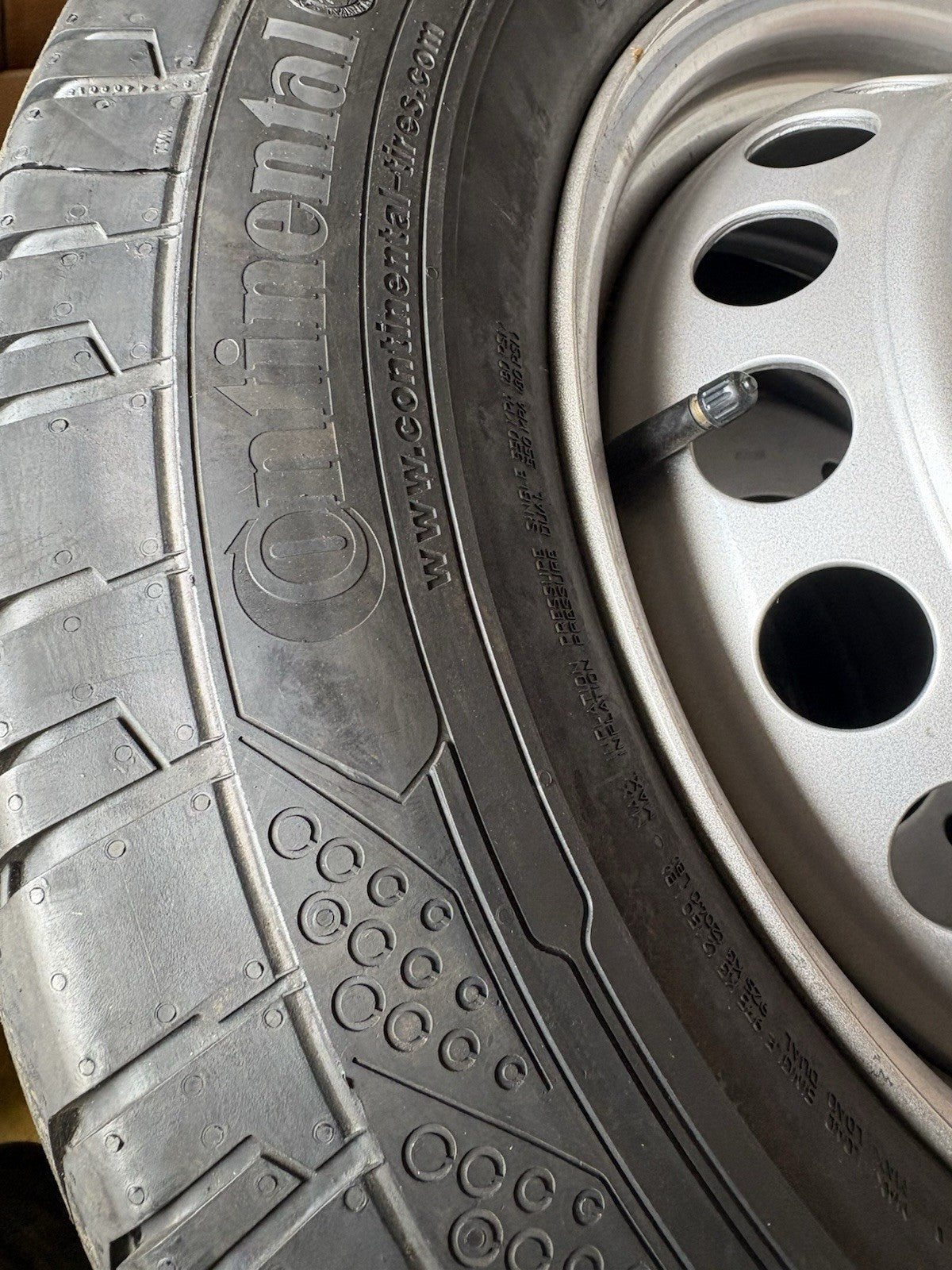 Mercedes Sprinter Wheel & Tyre Continental 195/75/R16 C Twin Wheel W907 910 New