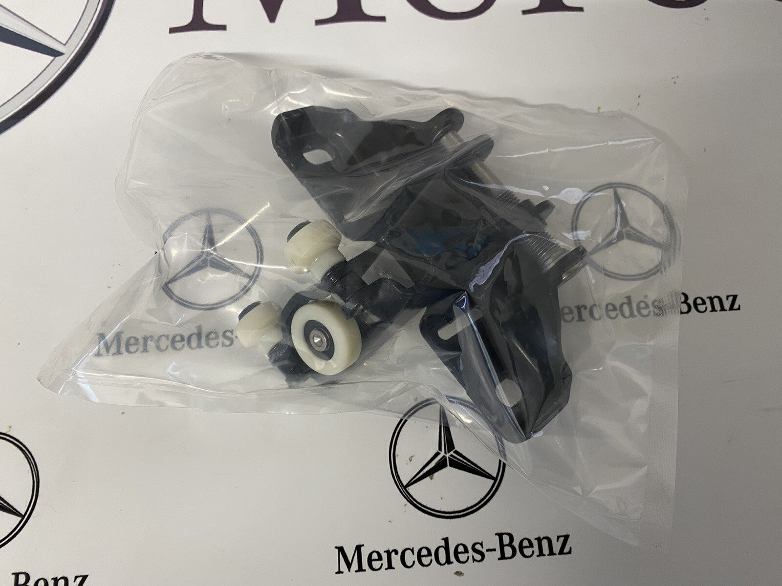 Genuine Mercedes Sprinter Side Loading Middle Roller A9107630000 Fit 2019-2025