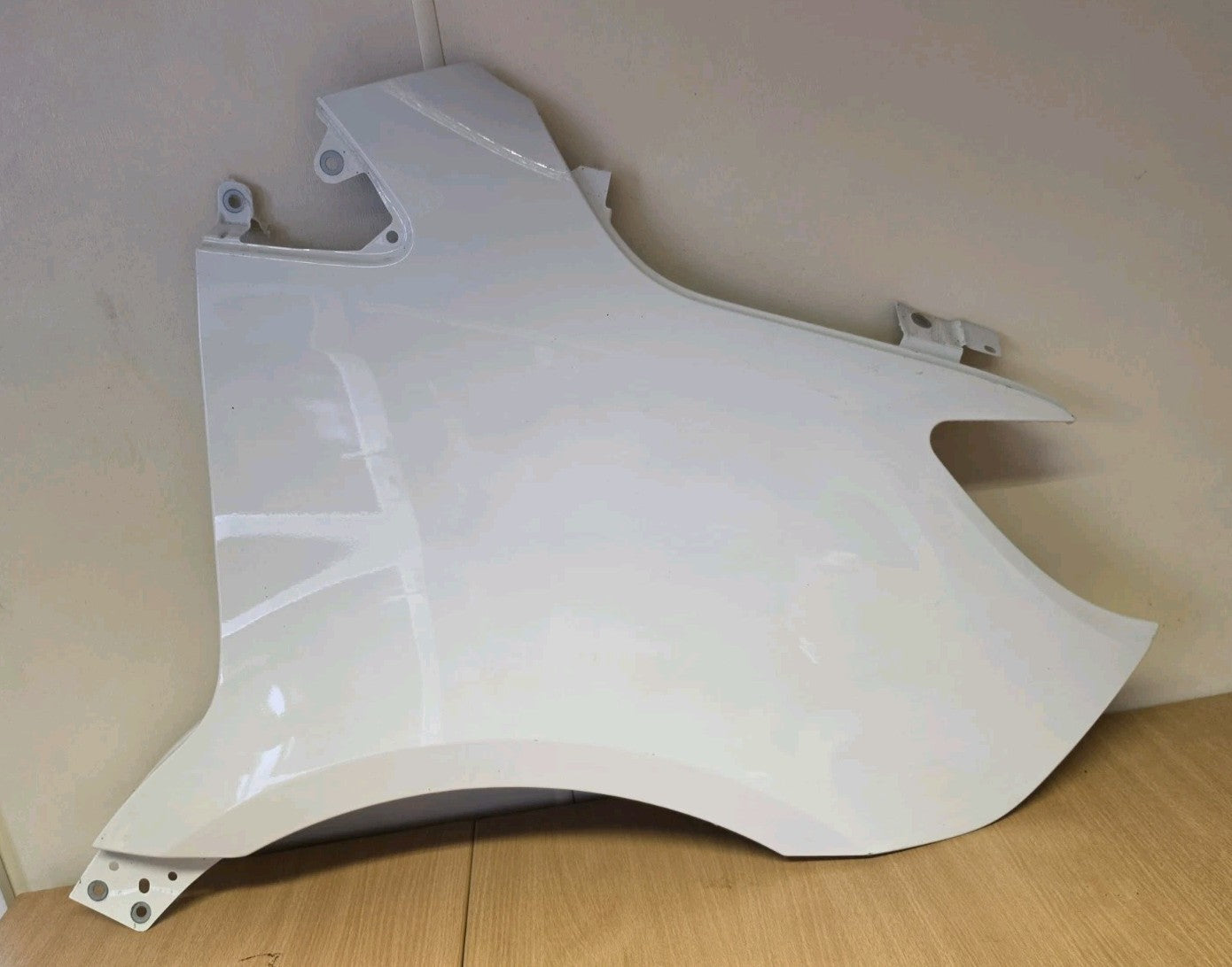 MERCEDES BENZ SPRINTER 2018-24 W907 DRIVER SIDE FRONT RIGHT WING PANEL WHITE